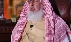 وفاة مفتي عام السعودية الشيخ عبد العزيز آل الشيخ.